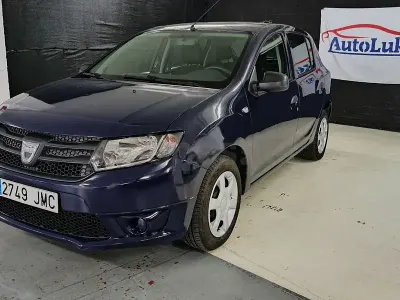 Usado Dacia Sandero Lauréate 90 CV (66 kW) 2015 Azul Berlina