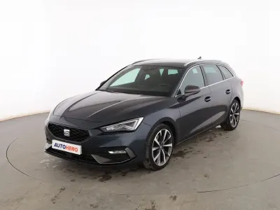 Usado Seat Leon FR 150 CV (110 kW) 2021 Gris Familiar