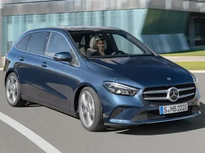 Usado Mercedes B200 163 CV (119 kW) 2025 Negro Utilitario
