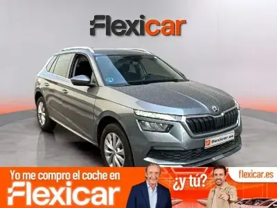 Usado Skoda Kamiq Ambition 110 CV (80 kW) 2022 Gris SUV