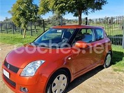 Usado Suzuki Swift GL 92 CV (67 kW) 2006 Rojo Utilitario