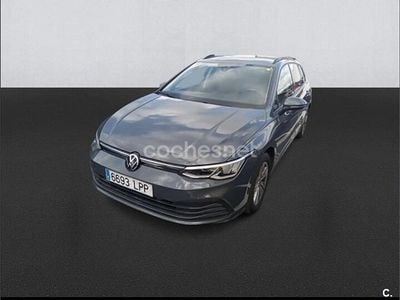 Gris / plata Usado 2021 VW Golf VIII Life Familiar | 14.900 € (Un poco caro)