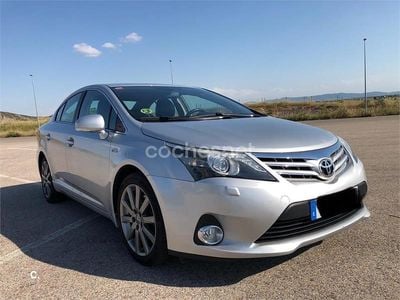 Gris / plata Usado 2012 Toyota Avensis Executive Berlina | 8150 € (Un poco caro)