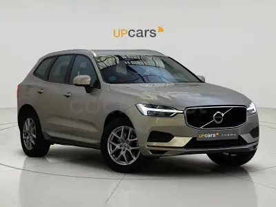 Używany Volvo XC60 Momentum 390 KM (286 kW) 2020 Beżowy SUV