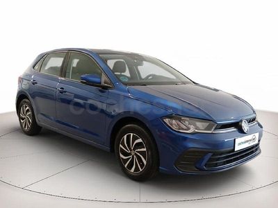 Usado VW Polo Life 95 CV (69 kW) 2023 Azul Berlina