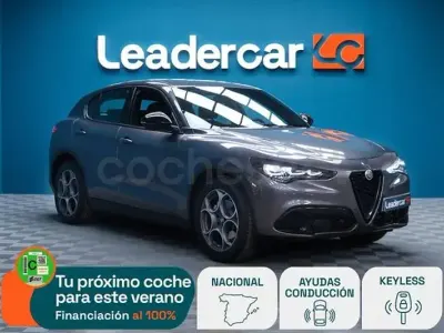 Usado Alfa Romeo Stelvio Sprint 160 CV (117 kW) 2024 Gris / plata SUV