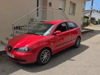 Usado Seat Ibiza Sport 130 CV (95 kW) 2003 Rojo Utilitario