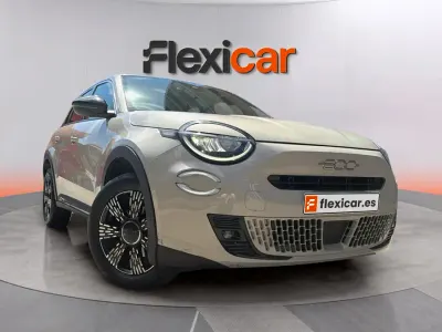 Usado Fiat 600 101 CV (74 kW) 2025 Blanco SUV