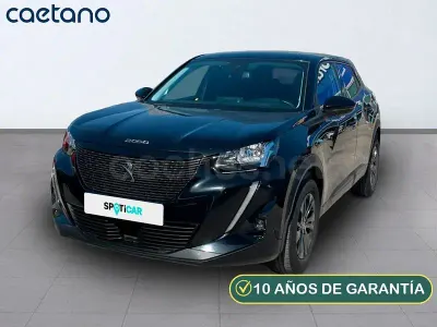 Usado Peugeot 2008 Active 100 CV (73 kW) 2022 Negro SUV