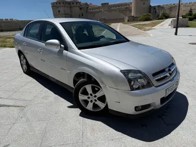 Usado Opel Vectra Elegance 120 CV (88 kW) 2006 Gris / plata Berlina