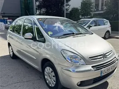 Begagnad Citroën Xsara Picasso 92 HK (67 kW) 2011 Grå Minibuss