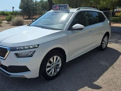 Usado Skoda Kamiq Ambition 110 CV (80 kW) 2022 Blanco SUV