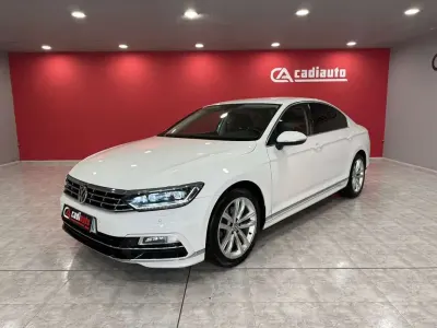 Usado VW Passat Sportline 150 CV (110 kW) 2016 Blanco Berlina