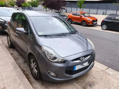 Usado Hyundai ix20 115 CV (84 kW) 2013 Gris / plata Utilitario