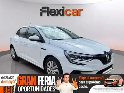 Usado Renault Mégane II Intens 140 CV (102 kW) 2022 Blanco Berlina