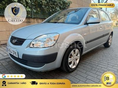 Gris / plata Usado 2005 Kia Rio EX Berlina | 3899 € (Precio justo)