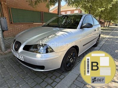 Usado Seat Ibiza Fresh 75 CV (55 kW) 2004 Gris / plata Utilitario