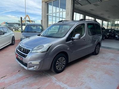 Usado Peugeot Partner Outdoor 100 CV (73 kW) 2016 Gris Monovolumen