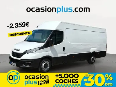 Begagnad Iveco Daily 156 HK (114 kW) 2023 Vit Sedan