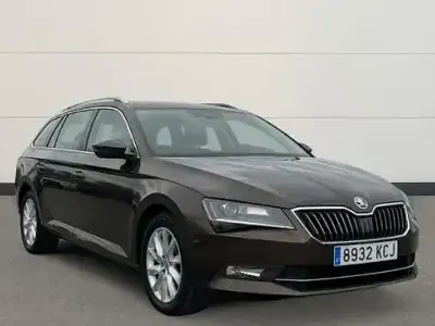 Usado Skoda Superb Ambition 150 CV (110 kW) 2017 Marrón Berlina