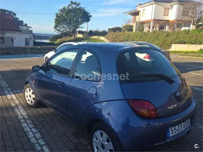 Usado Ford Ka 70 CV (51 kW) 2005 Azul Utilitario