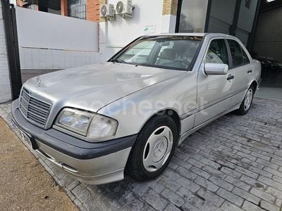 Gris / plata Usado 1998 Mercedes C200 Classic Berlina | 3200 €