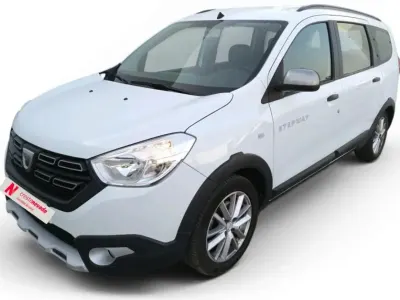 Usado Dacia Lodgy Comfort 116 CV (85 kW) 2022 Blanco Monovolumen