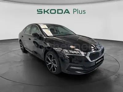Usado Skoda Octavia Ambition 150 CV (110 kW) 2021 Negro Berlina