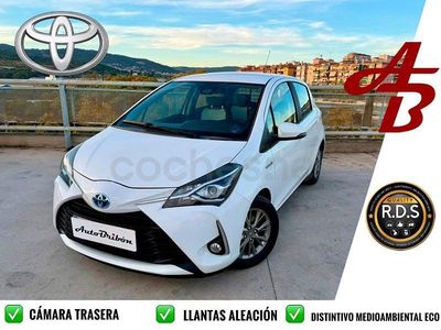 Usado Toyota Yaris Hybrid Advance 100 CV (73 kW) 2019 Blanco Berlina