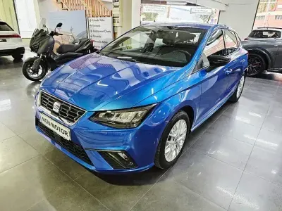 Usado Seat Ibiza FR 115 CV (84 kW) 2025 Azul Utilitario