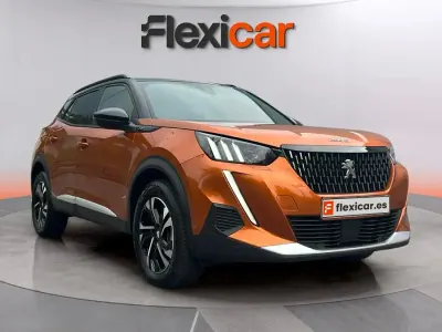 Usado Peugeot 2008 GT-line 131 CV (96 kW) 2023 Naranja SUV