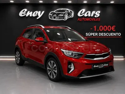 Usado Kia Stonic 100 CV (73 kW) 2023 Rojo SUV