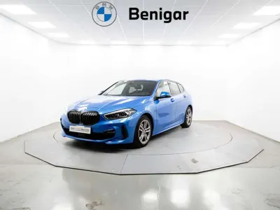 Usado BMW 118 Shadowline 150 CV (110 kW) 2021 Azul Utilitario