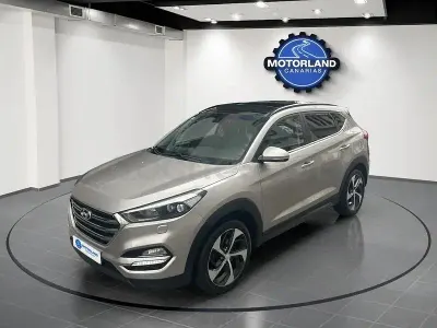 Usado Hyundai Tucson 131 CV (96 kW) 2015 Gris / plata SUV