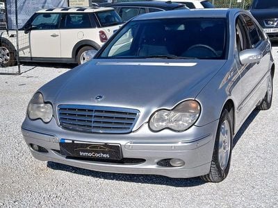 Usado Mercedes C220 Elegance 125 CV (91 kW) 2000 Gris Berlina