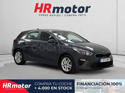 Usado Kia Ceed 115 CV (84 kW) 2020 Gris / plata Utilitario