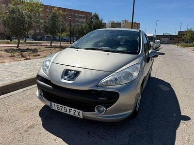 Usado Peugeot 207 75 CV (55 kW) 2008 Gris / plata Berlina