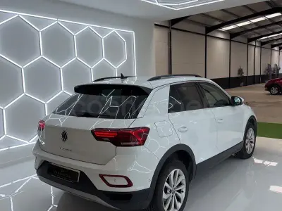 Usado VW T-Roc Life 115 CV (84 kW) 2022 Blanco SUV