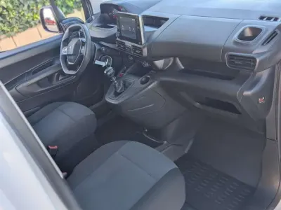 Usado Peugeot Partner Premium 102 CV (75 kW) 2022 Blanco Monovolumen