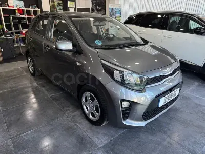 Usado Kia Picanto 67 CV (49 kW) 2022 Gris / plata Utilitario