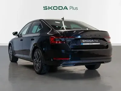 Usado Skoda Superb SportLine 218 CV (160 kW) 2025 Negro