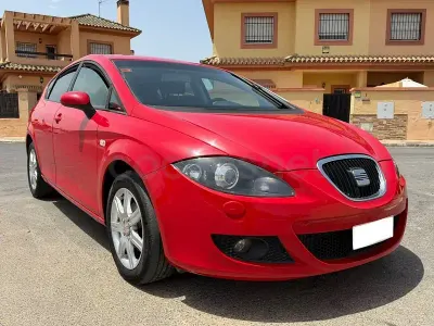 Usado Seat Leon Stylance 105 CV (77 kW) 2007 Rojo Utilitario
