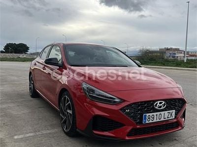 Usado Hyundai i30 N Line 160 CV (117 kW) 2022 Rojo Berlina