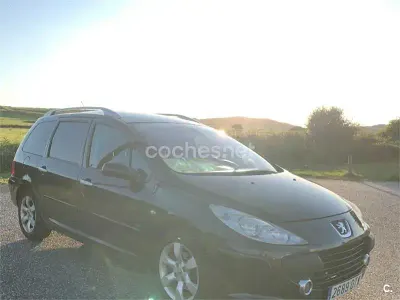 Usado Peugeot 307 110 CV (80 kW) 2005 Negro Familiar