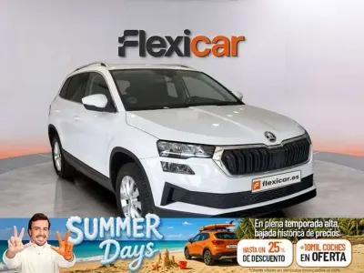 Usado Skoda Karoq Ambition 116 CV (85 kW) 2022 Blanco SUV