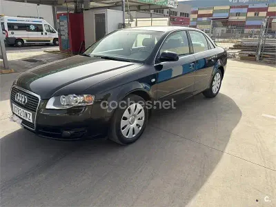 Usado Audi A4 140 CV (102 kW) 2006 Negro Berlina