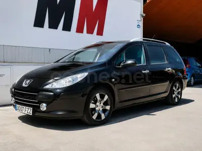 Usado Peugeot 307 110 CV (80 kW) 2008 Negro Familiar