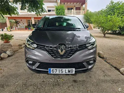 Usado Renault Grand Scénic IV Zen 140 CV (102 kW) 2020 Gris / plata Monovolumen