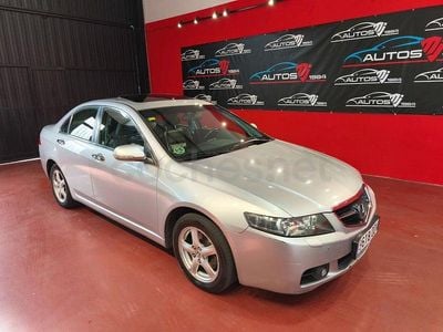 Usado Honda Accord Executive 140 CV (102 kW) 2004 Gris / plata Berlina