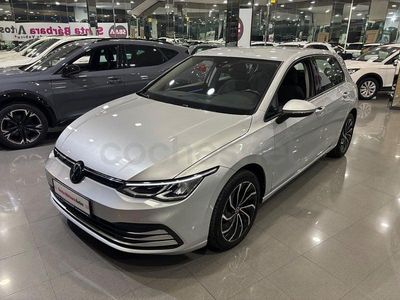 Usado VW Golf VIII Life 115 CV (84 kW) 2022 Gris / plata Berlina